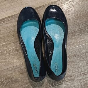 Oka B navy blue flats!